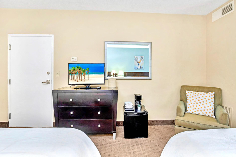 Bedroom 4, Studio with Hot Tub & Pool Near Universal Studios, Orange