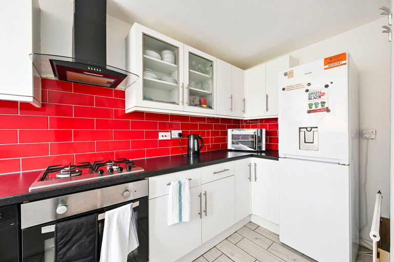Room 3, Spacious 5-bedroom Family Home in Greenwhich, London