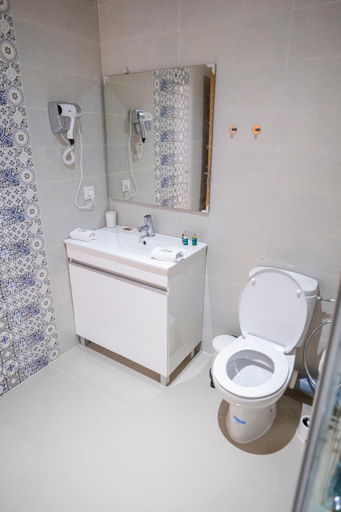 Bathroom 3, Sea & Pool View Resort Apartment • Asilah Marina Golf • Family Friendly, Tanger-Assilah