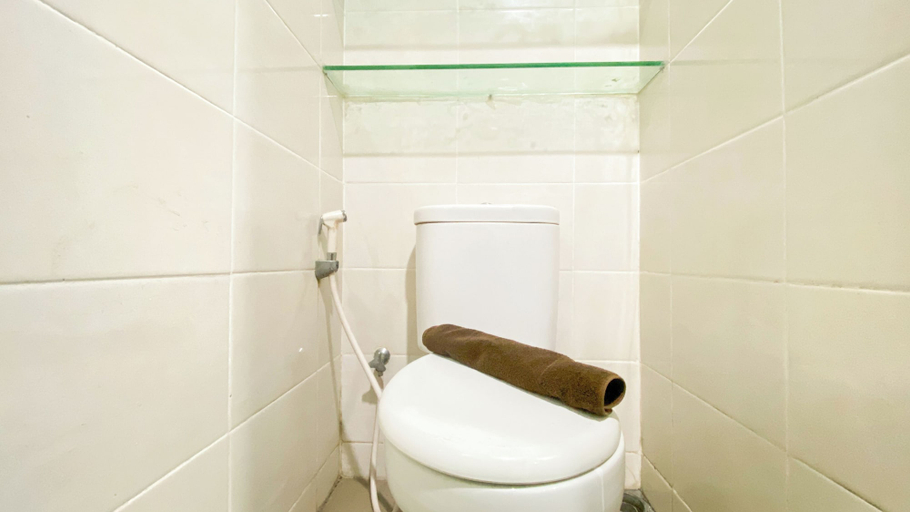 Bathroom 4, Cozy Living 2Br Apartment At Green Bay Condominium, Jakarta Utara