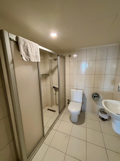 Bathroom 5, Gold Hotel, Fatih