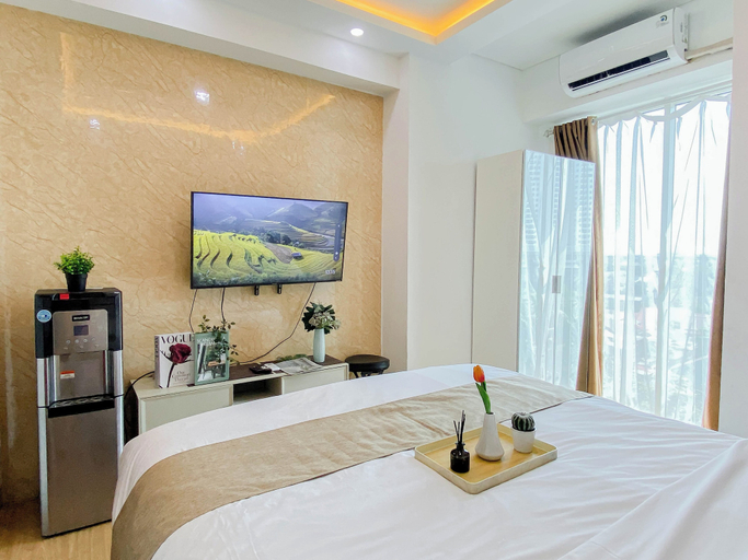 Room 3, Restful Wooden Touch Studio At Apartment Grand Kamala Lagoon, Bekasi