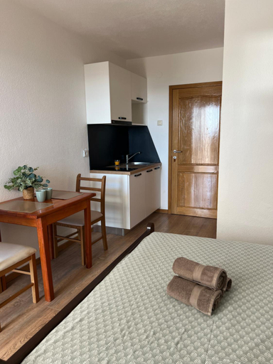 Others 5, Villa Goran 2, Baška Voda