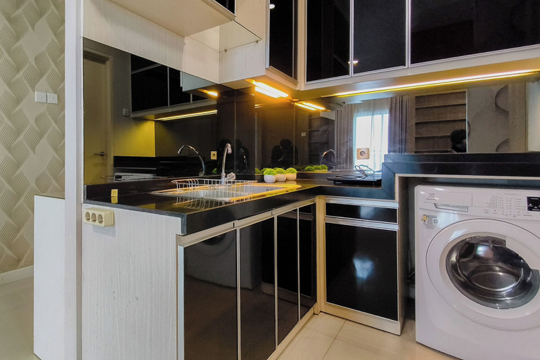 Private kitchen 2, Best Combined Unit 2Br At Orchard Supermall Mansion Apartment, Surabaya