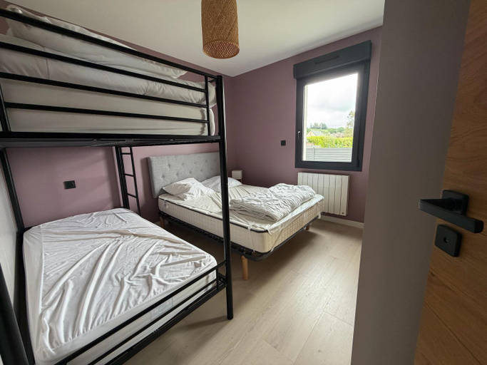 Bedroom 3, Gites Rozanna avec acces Piscine et SPA JACUZZI, Manche