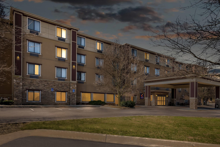 Exterior & Views 2, Comfort Suites Grand Rapids North, Kent