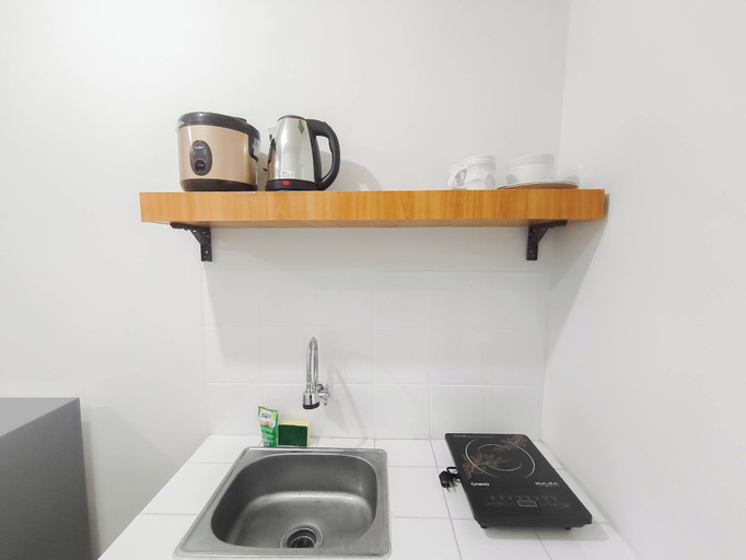 Private kitchen 5, White Tone 1Br For 2 Pax At Parahyangan Residence, Bandung