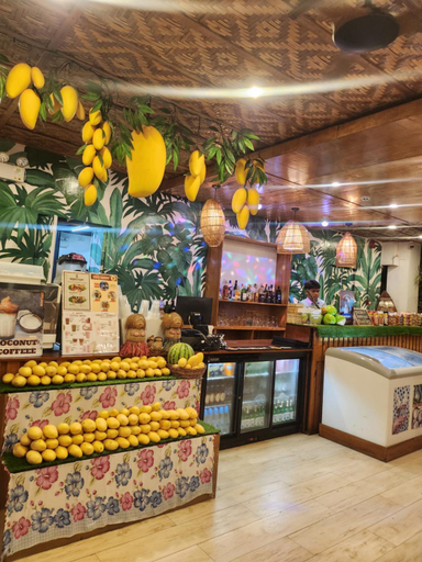 Food & Drinks 5, Beyond Island, Moalboal
