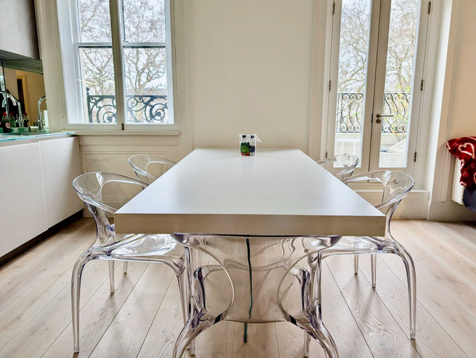 Room 2, Stylish 1 Bed in SW7 With Private Balcony, London