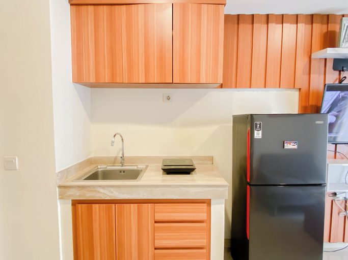 Interior 5, Homey Wooden Touch 2Br At Apartment Meikarta District 1, Cikarang