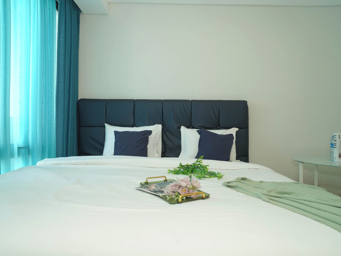 Room 2, Chic And Warm Studio With Super King Bed At Capitol Suites Apartment, Jakarta Pusat