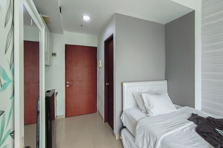 Room 4, Comfortable Gray Studio Room At Apartment Taman Melati Jatinangor, Sumedang