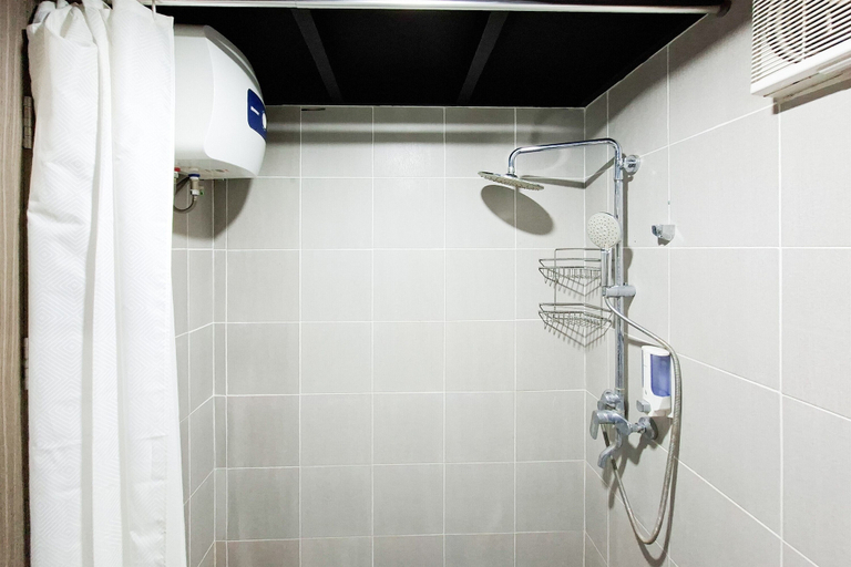 Bathroom 3, Classic Comfy Studio Loft At Apartment Bintaro Icon, South Tangerang