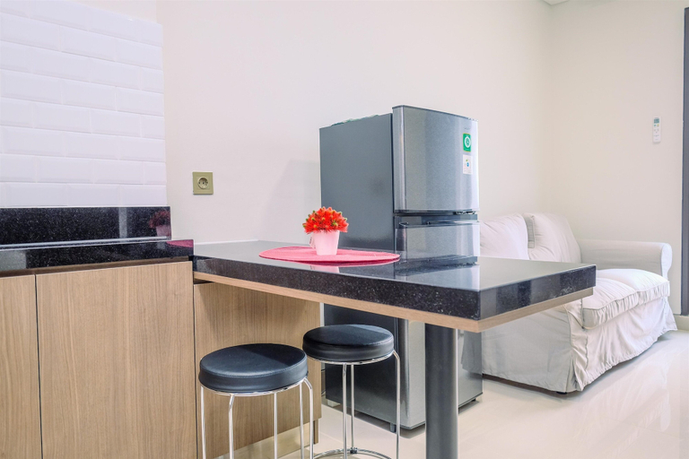 Interior 3, Comfortable 1Br With Extra Room At Transpark Cibubur Apartment, Depok