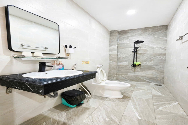Bathroom, KIM HOÀNG HOTEL TÂY NINH, Tây Ninh