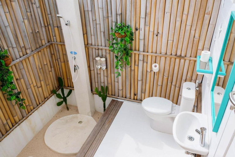 Bathroom 3, Le Pirate Gili Meno - Adults Only, Lombok