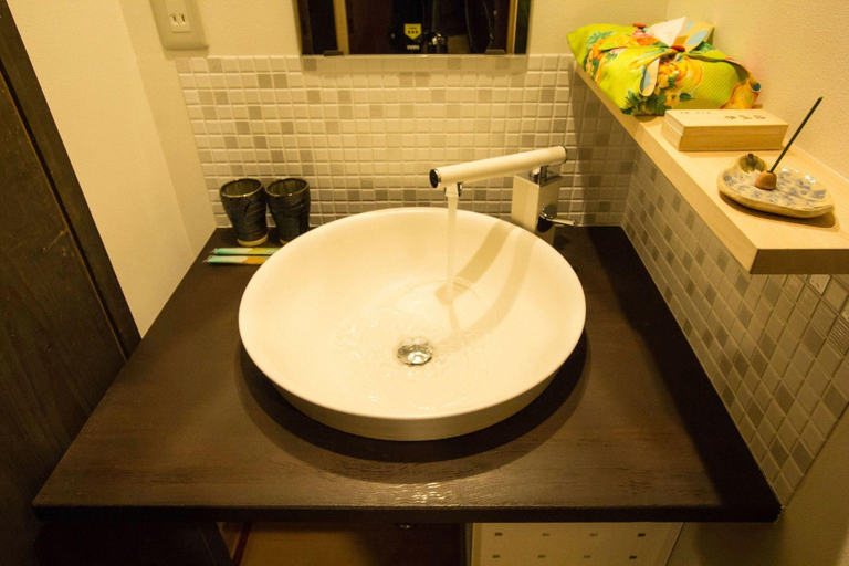 Bathroom 4, Rinn Rokujo Machiya, Kyoto