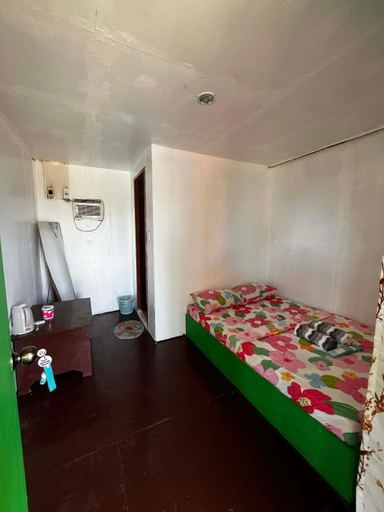 Bedroom 2, BUBBLY SEAVIEW BEACH RESORT, Danao City