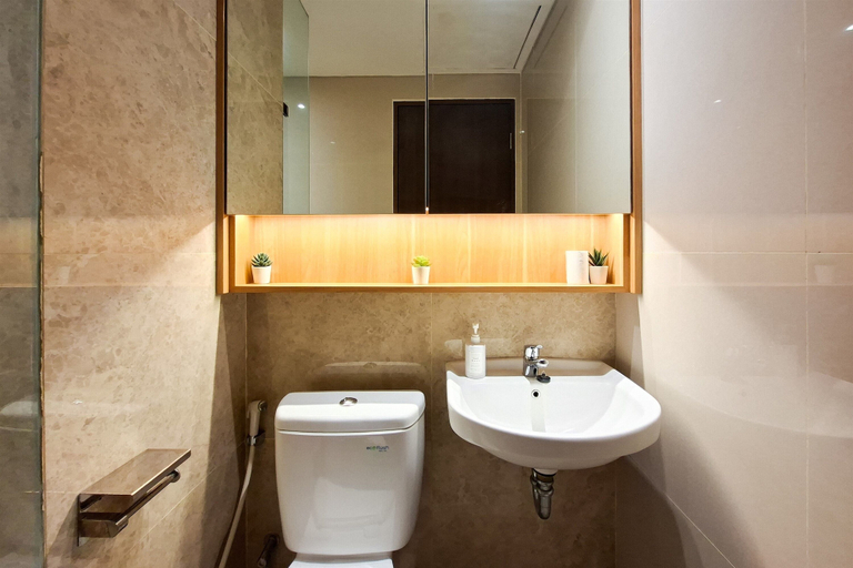 Bathroom 4, Cool Japandi Studio At Apartment Transpark Bintaro, Tangerang Selatan