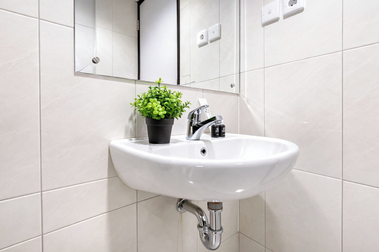 Bathroom 5, Airy And Comfortable 2Br At Nifarro Park Apartment, South Jakarta