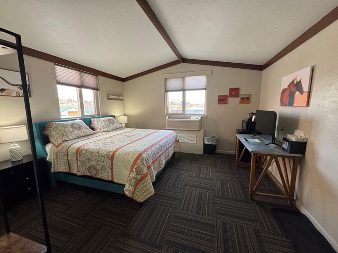 Bedroom 4, Hotel LaBonte, Converse