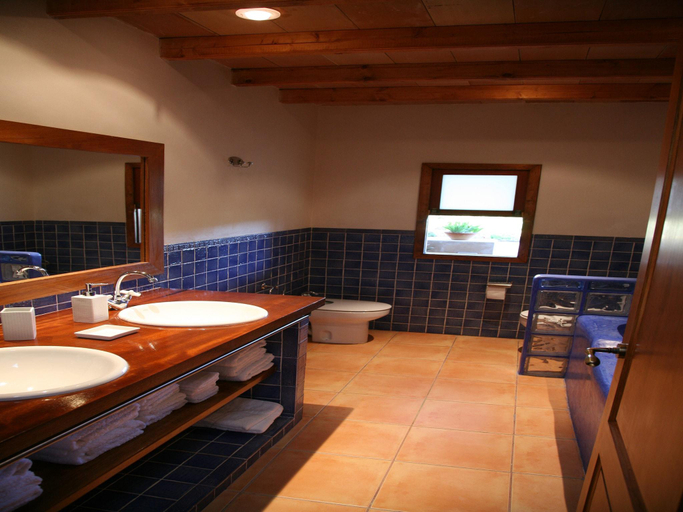 Bathroom, Holiday Home in St Josep de sa Talaia with Pool, Baleares