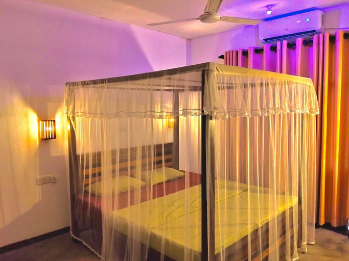 Bedroom 2, Kumara villa, Hikkaduwa