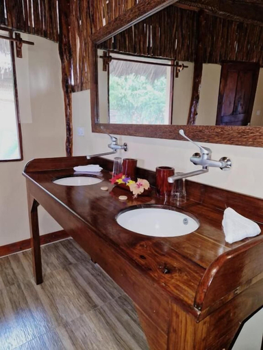 Bathroom, MONKEY MOUNTAIN LODGE, Kusini