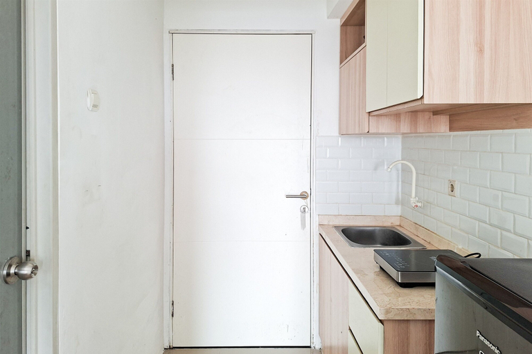 Private kitchen 2, Cozy Studio Apartment At Urbantown Serpong, Tangerang Selatan