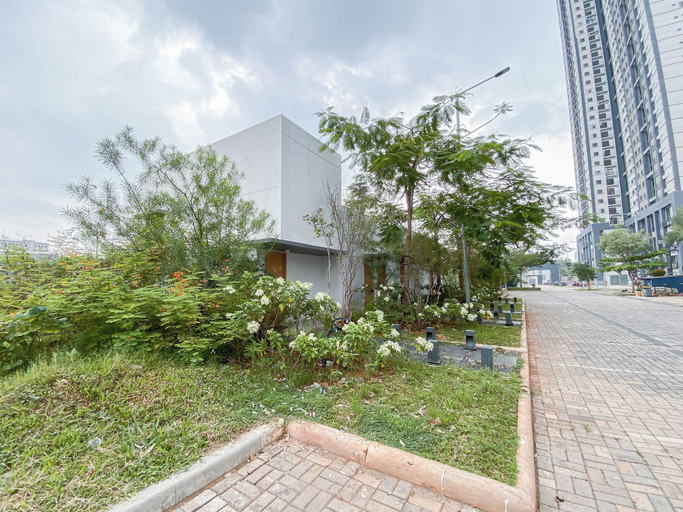 Exterior 3, Neat 3Br For 4 Pax At Meikarta District 2 Apartment, Cikarang
