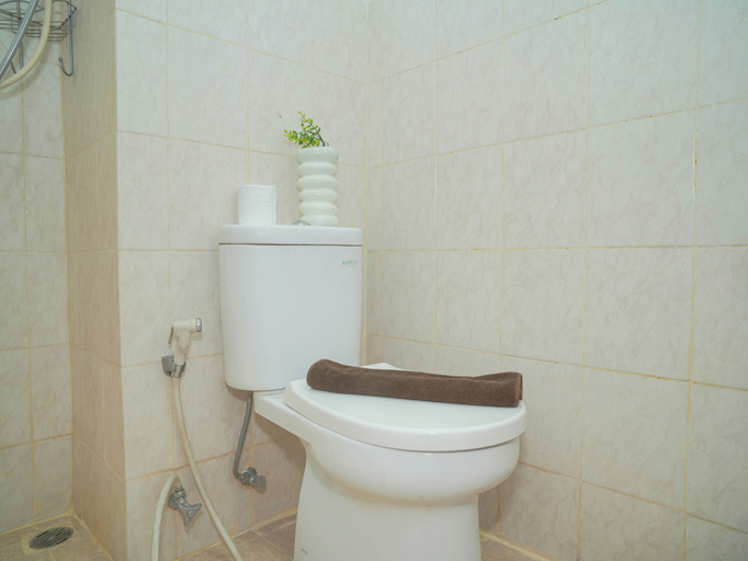 Bathroom 5, Studio Apartment At Park View Condominium, Depok