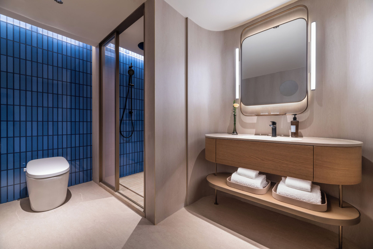 Bathroom 4, Crystal Hotel Lujiazui Financial Center, Shanghai