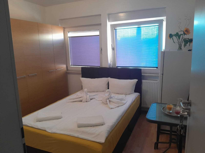 Bedroom 3, Pension und Monteurzimmer VICTORIA, Ludwigshafen am Rhein