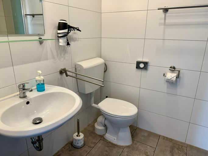 Bathroom 2, Die Schlafstube - Apartments und mehr, Wittmund