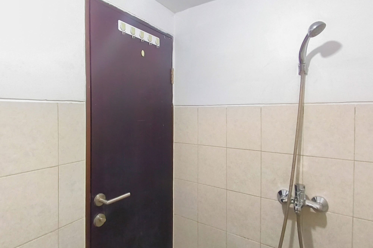 Bathroom 2, Tranquil Studio For 2 Pax At Suncity Residence, Sidoarjo