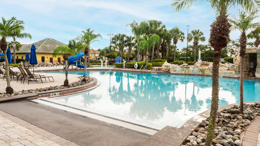 5, Spacious Family Home w Pool, Hot Tub & BBQ, Osceola
