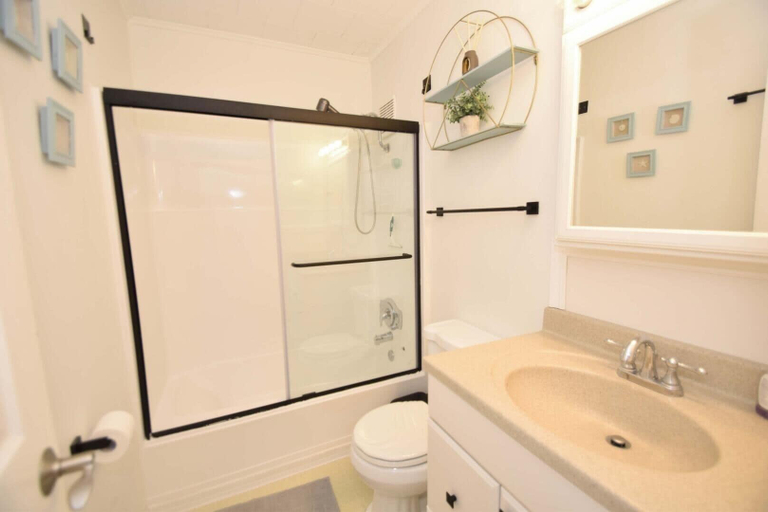 Bathroom, Mirabella 1d 1 Bedroom Condo, Worcester