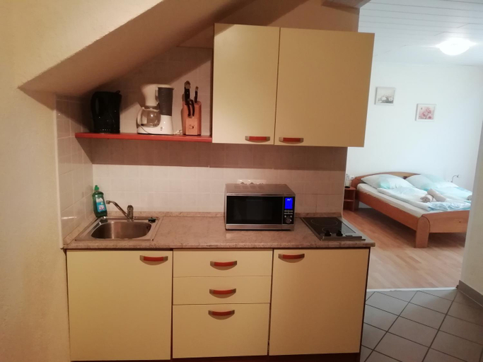 Others 4, Villa „Drei Palmen“, Sveti Filip i Jakov