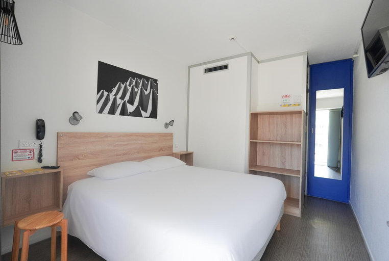 Bedroom 2, Hotel Les Rives Bleues, Hérault
