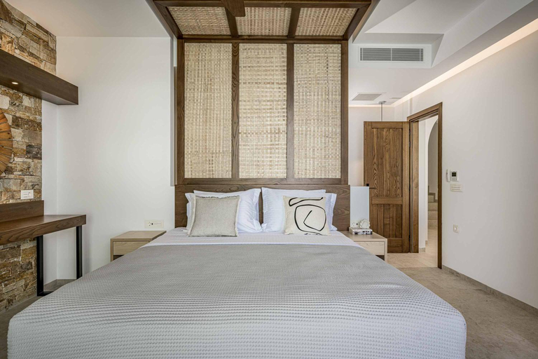 Bedroom 2, Aurora Thesan, Ionian Islands