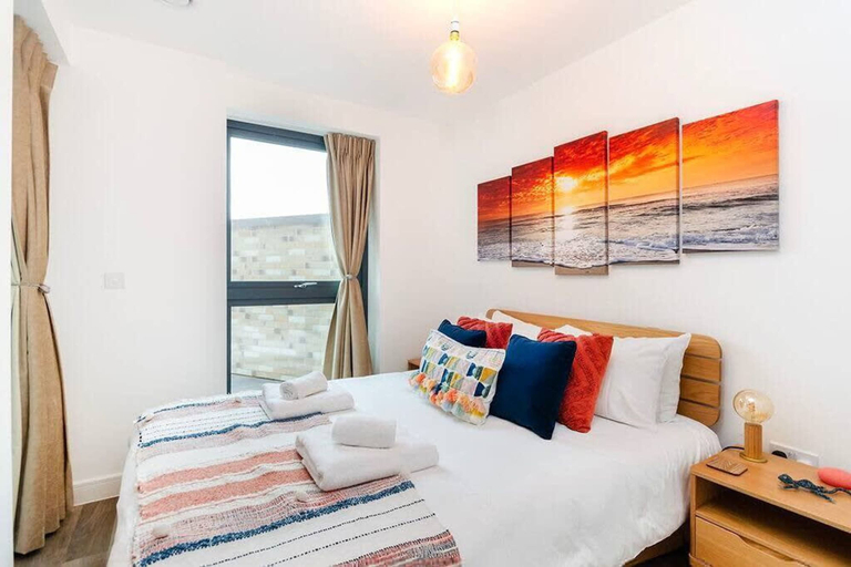 Room 2, Stylish Wandsworth Apartment in London, London