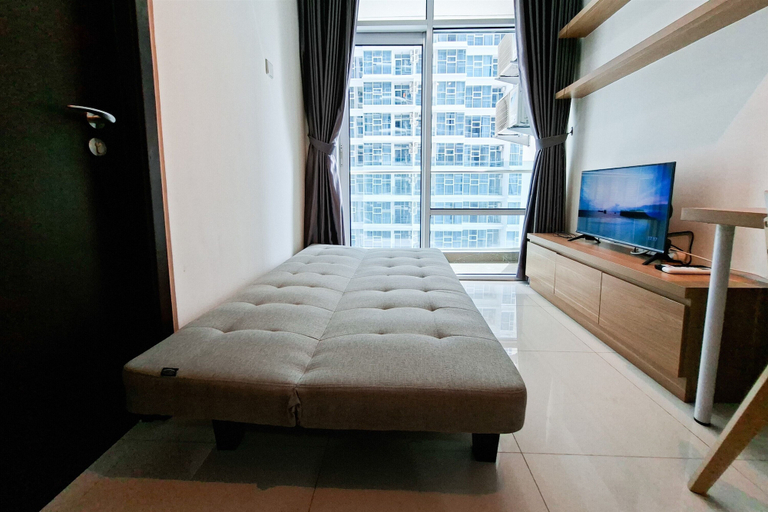 Living room 4, Wooden Touch 1Br At Brooklyn Alam Sutera Apartment, Tangerang