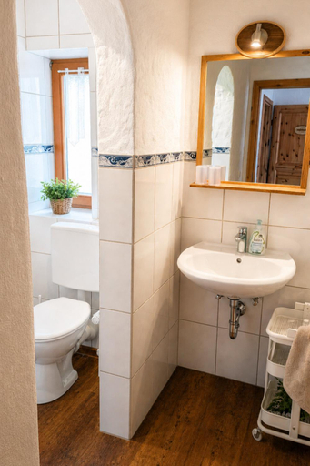 Bathroom 3, Haus BergGesundZeit Doppelzimmer Karlingerhaus, Berchtesgadener Land