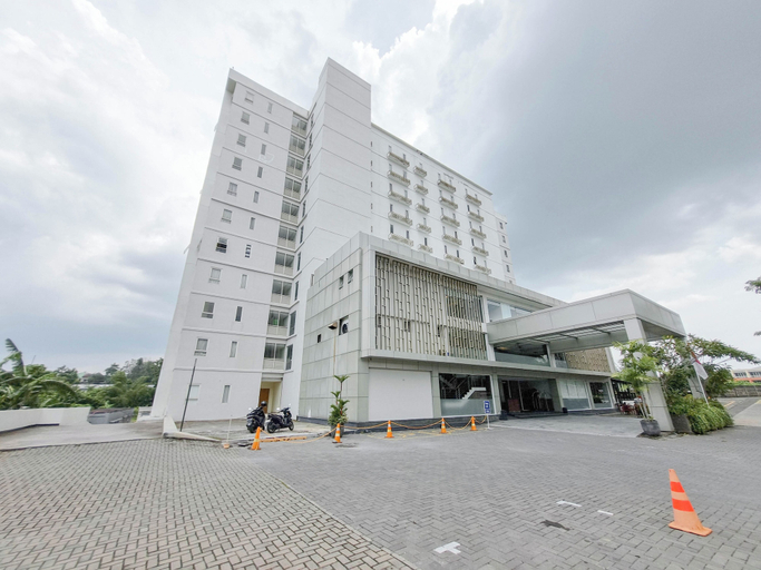 Exterior 3, Classic And Warm 2Br At Apartment Malioboro City, Sleman