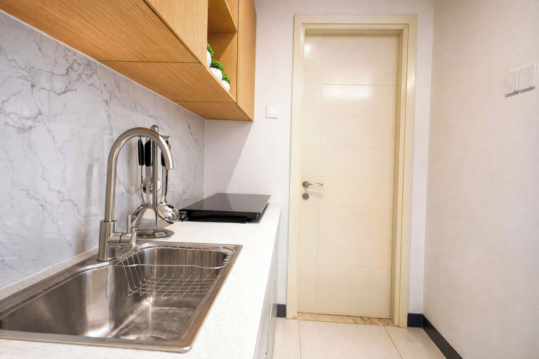 Private kitchen 2, Good Deal 2Br At Benson Supermall Mansion Apartment, Surabaya