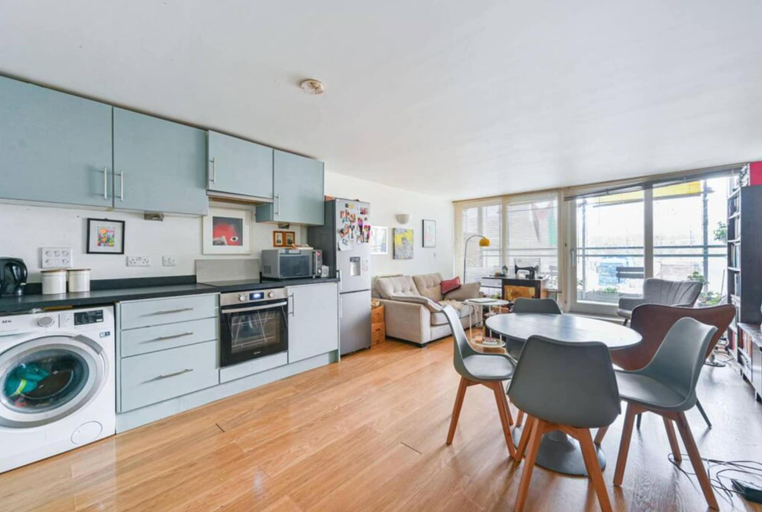 Room 4, Comfortable 1 bed Near Deptford Station, London