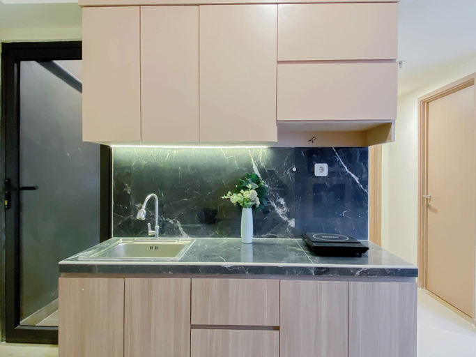 Interior 5, Comfortable And Good 2Br Space At Apartment Meikarta, Cikarang