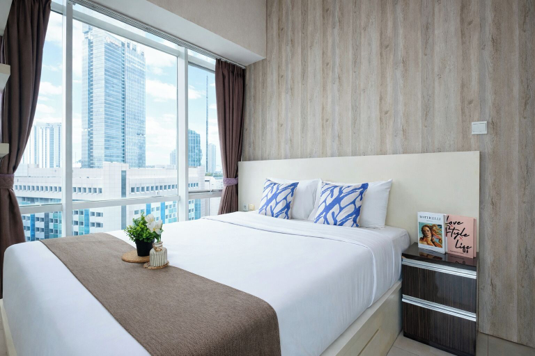Interior 2, 5 Pax Cozy And Airy 3Br At Ambassade Kuningan Apartment, Jakarta Selatan