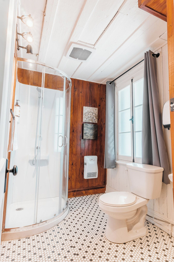 Bathroom 3, Auberge de l'Ouest, Portneuf