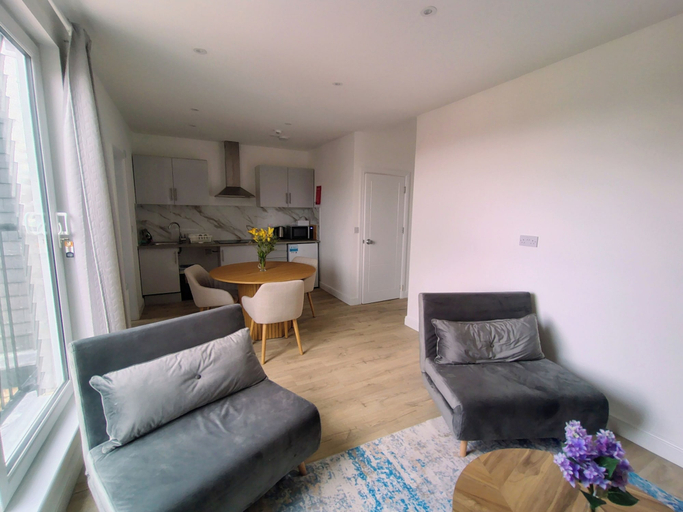 Others 4, Awesome Flat Harrow Town Centre, London